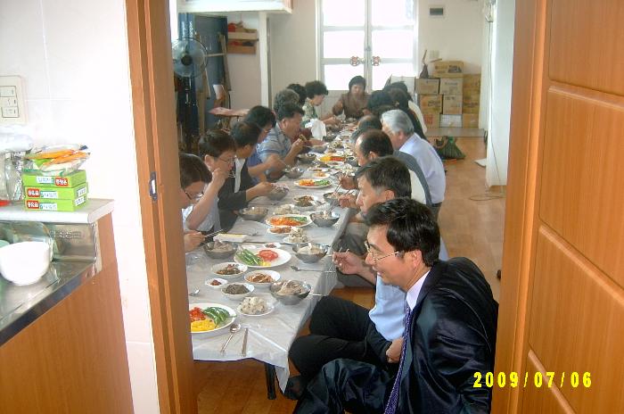 pastors meeting001.JPG