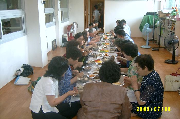 pastors meeting002.JPG