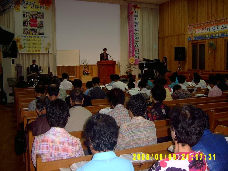 revival service005.JPG